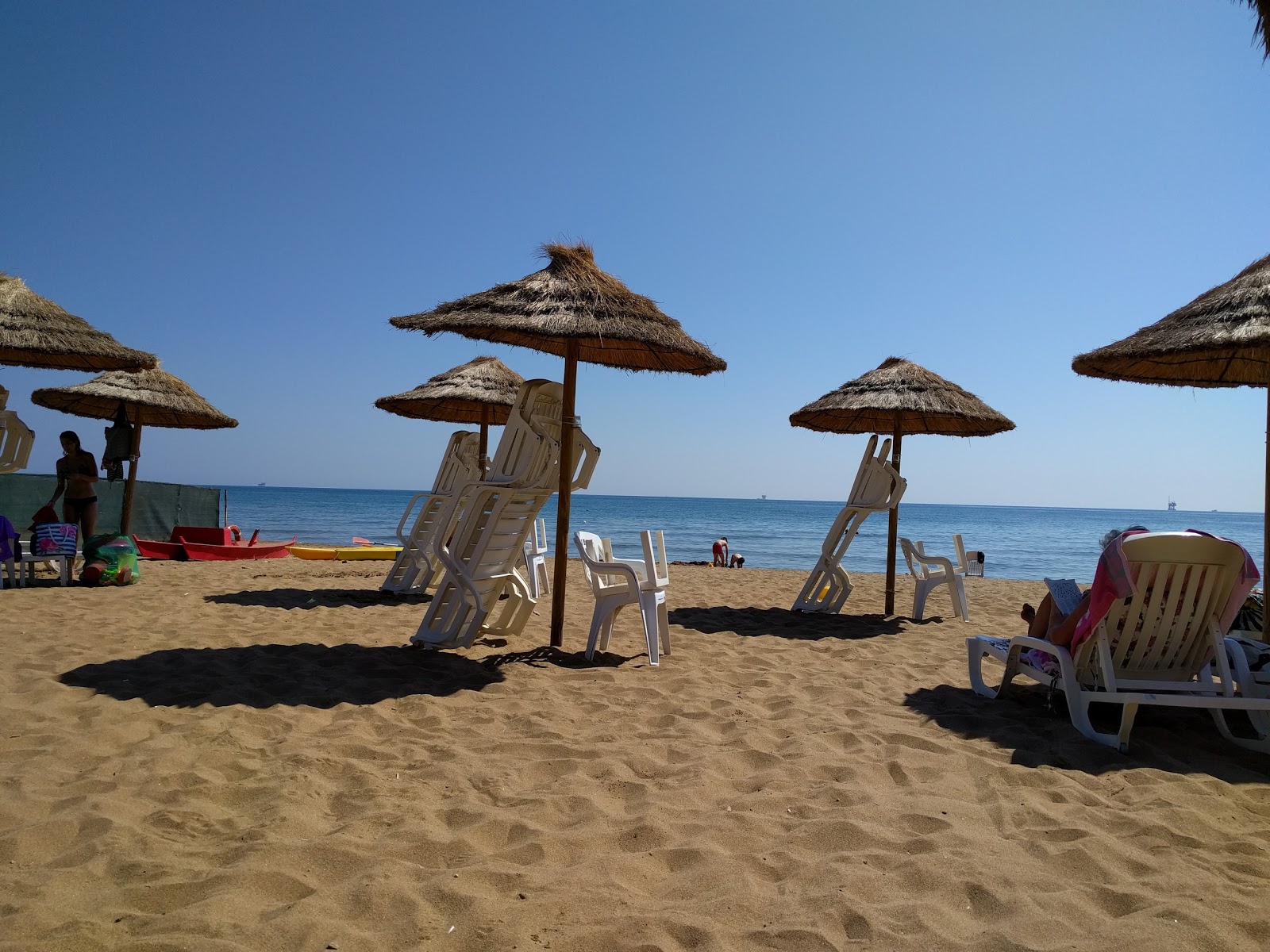 Φωτογραφία του Spiaggia di Via Poseidonia παροχές περιοχής