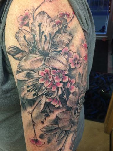 Tattoo Shop «Revolution Studios Tattoo Shop», reviews and photos, 4601 S 50th St #308, Omaha, NE 68117, USA