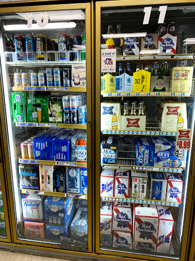 Beer Store «Fenton Party Shop», reviews and photos, 502 W Silver Lake Rd, Fenton, MI 48430, USA
