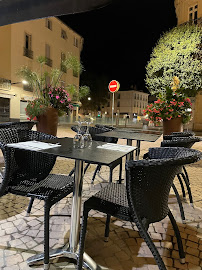 Atmosphère du Restaurant Le Massilia-Le Bouchon Biterrois à Béziers - n°2