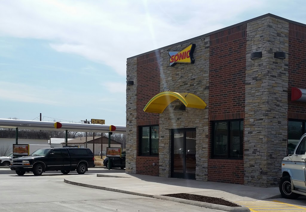 Sonic Drive-In 67544