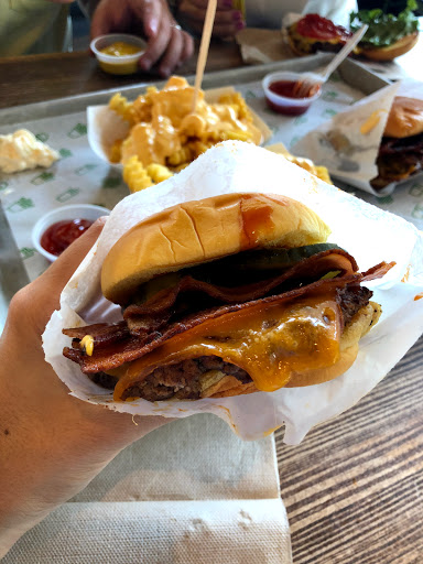 Hamburger Restaurant «Shake Shack», reviews and photos, 3035 Peachtree Rd NE A146, Atlanta, GA 30305, USA