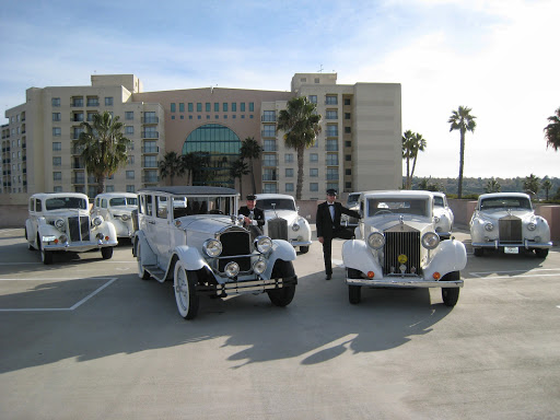 Classic Limos - Classic Wedding Car rental, Wedding Limo service, Rolls Royce rental in Los Angeles & Orange County
