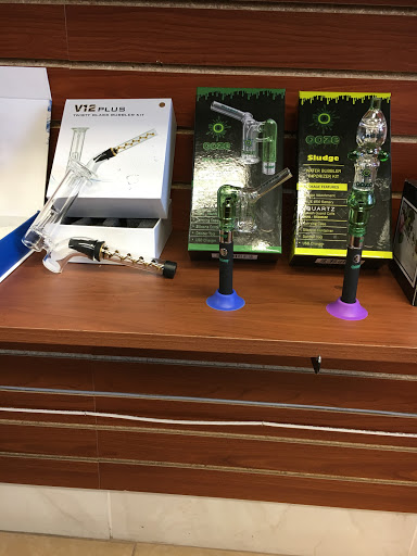 Tobacco Shop «777 smoke shop», reviews and photos, 6900 Reseda Blvd b, Reseda, CA 91335, USA