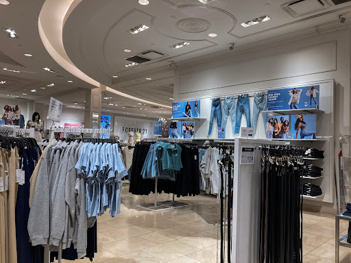 Clothing Store «Forever 21», reviews and photos, 14006 Riverside Dr # 35, Sherman Oaks, CA 91423, USA