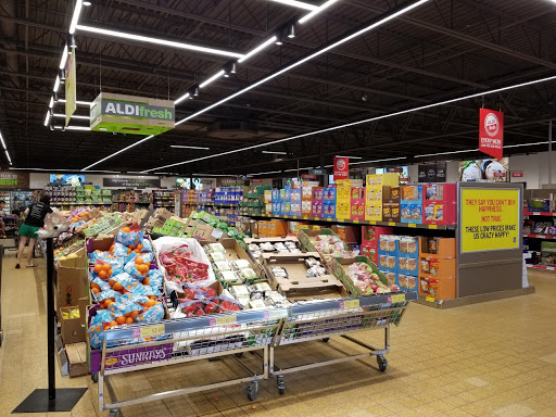 Supermarket «ALDI», reviews and photos, 1365 Lee St, Des Plaines, IL 60018, USA