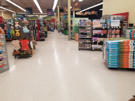 Pet Supply Store «Petco Animal Supplies», reviews and photos, 1624 Governors Square Blvd, Tallahassee, FL 32301, USA