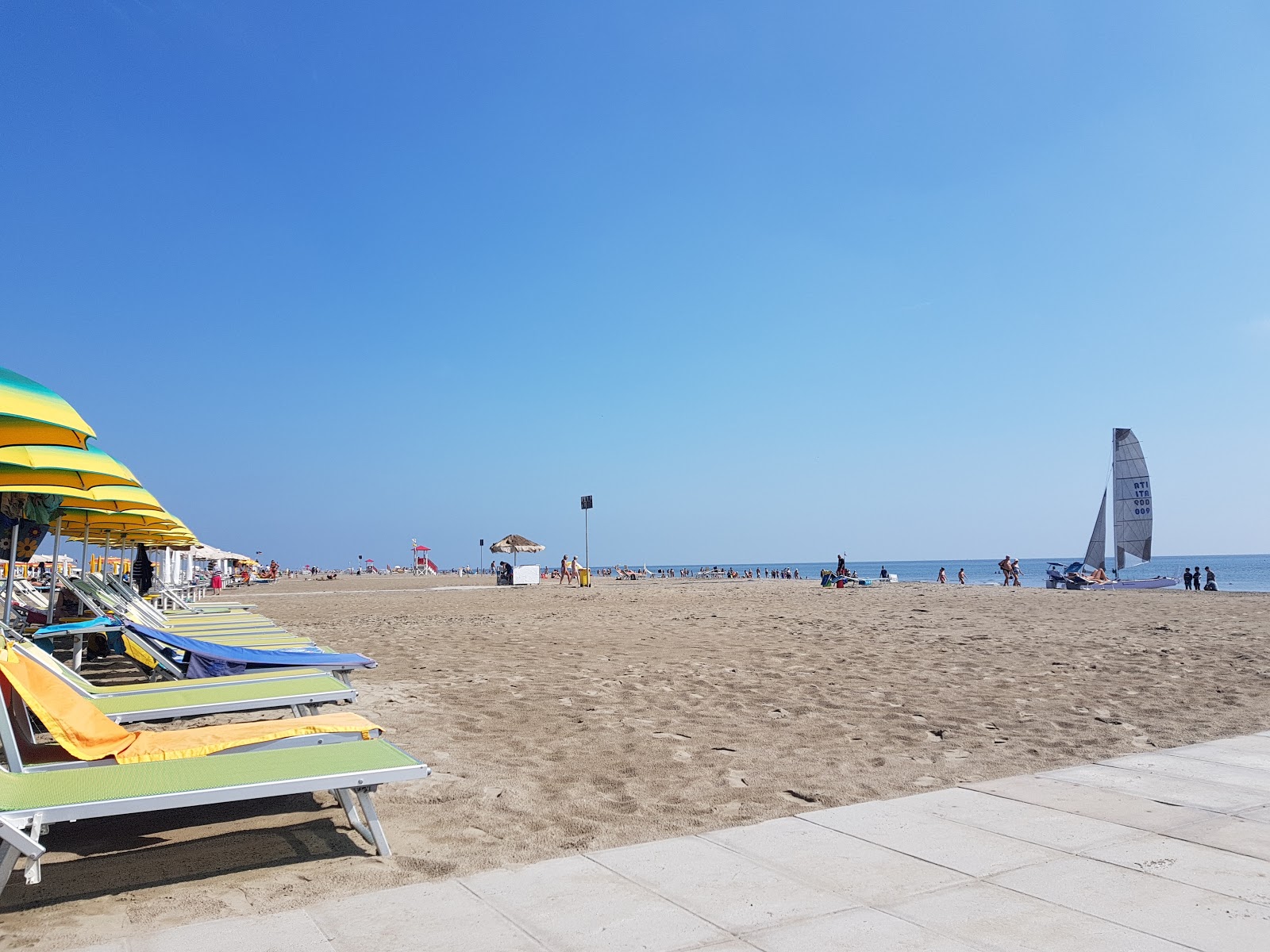 Valokuva Spiaggia Lido Degli Estensiista. - suositellaan perheen matkustajille, joilla on lapsia