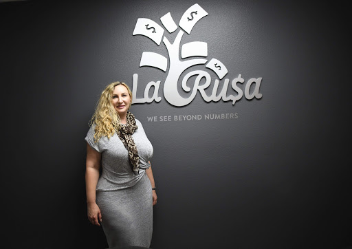 Accountant «La Rusa», reviews and photos