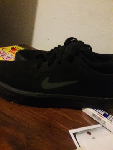 Shoe Store «Vans», reviews and photos, 2483 Park Ave, Tustin, CA 92782, USA