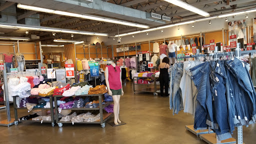 Clothing Store «Old Navy», reviews and photos, 3115 SW Cedar Hills Blvd, Beaverton, OR 97005, USA