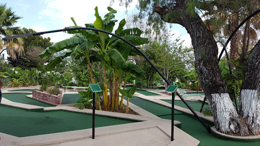 Miniature Golf Course «Cool Crest Miniature Golf Course», reviews and photos, 1402 Fredericksburg Rd, San Antonio, TX 78201, USA