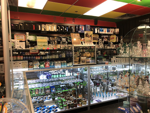 Tobacco Shop «Glass Monkey Smoke Shop», reviews and photos, 7309 E Stetson Dr, Scottsdale, AZ 85251, USA