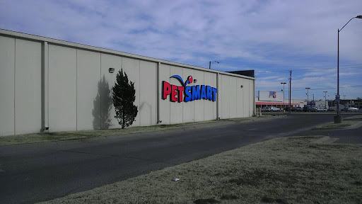Pet Supply Store «PetSmart», reviews and photos, 533 S Tracy St, Wichita, KS 67209, USA