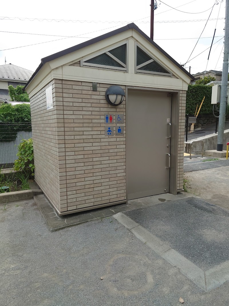大岡山児童遊園 多機能トイレ