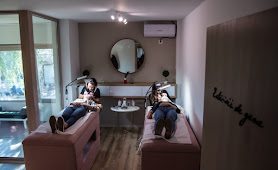 Karisma Beauty Studio - Salon Extensii Gene Pitesti