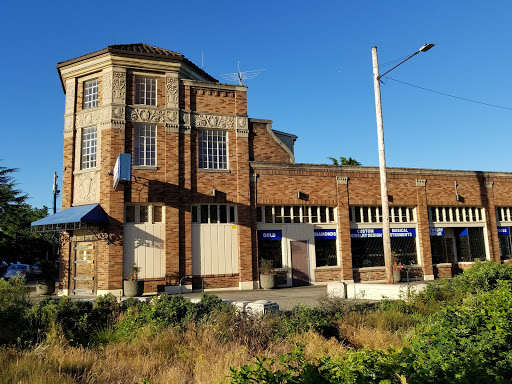 Pawn Shop «Silver Lining Jewelry & Loan», reviews and photos, 2122 NE Sandy Blvd, Portland, OR 97232, USA