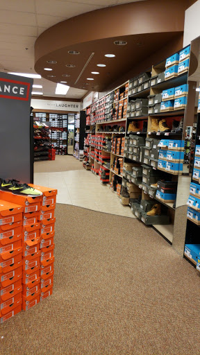Shoe Store «Famous Footwear», reviews and photos, 371 Putnam Pike, Smithfield, RI 02917, USA