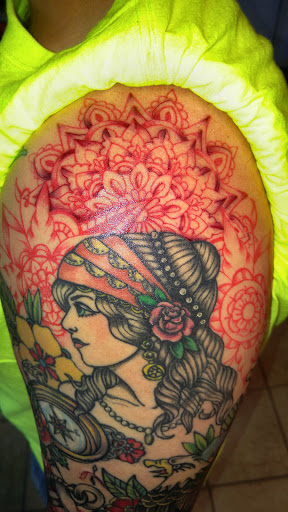 Tattoo Shop «Alter-Ego Tattoo Studio», reviews and photos, 204 Main St, Kewaskum, WI 53040, USA