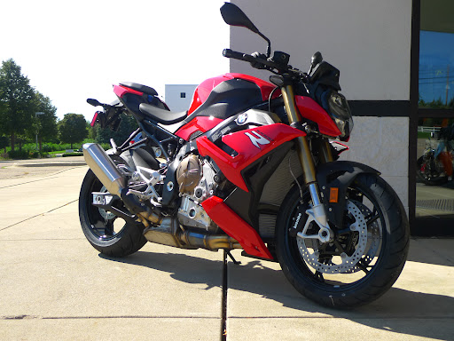 BMW Motorcycle Dealer «BMW Motorcycles Southeast Michigan», reviews and photos, 14855 Sheldon Rd, Plymouth, MI 48170, USA