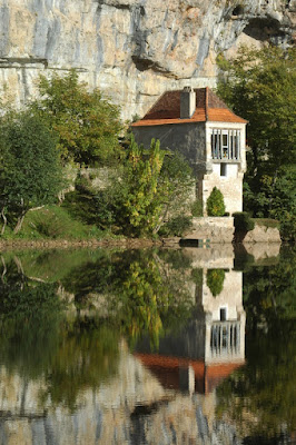 GÎTE INSOLITE DE LA TOULZANIE à Saint-Martin-Labouval