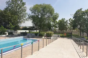 Municipal swimming pools Paracuellos de Jarama image