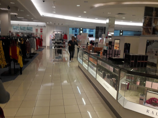 Shopping Mall «Connecticut Post Mall», reviews and photos, 1201 Boston Post Rd, Milford, CT 06460, USA