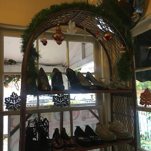 Nifty Thrift, 3467 Golden Gate Way, Lafayette, CA 94549, USA, 