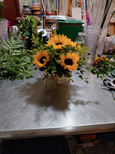 Florist «Marion Smith Florist», reviews and photos, 5904 7th St, Zephyrhills, FL 33542, USA