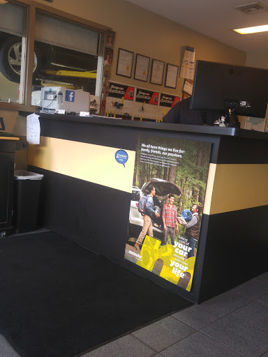 Auto Repair Shop «Meineke Car Care Center», reviews and photos, 3105 West Chester Pike, Newtown Square, PA 19073, USA
