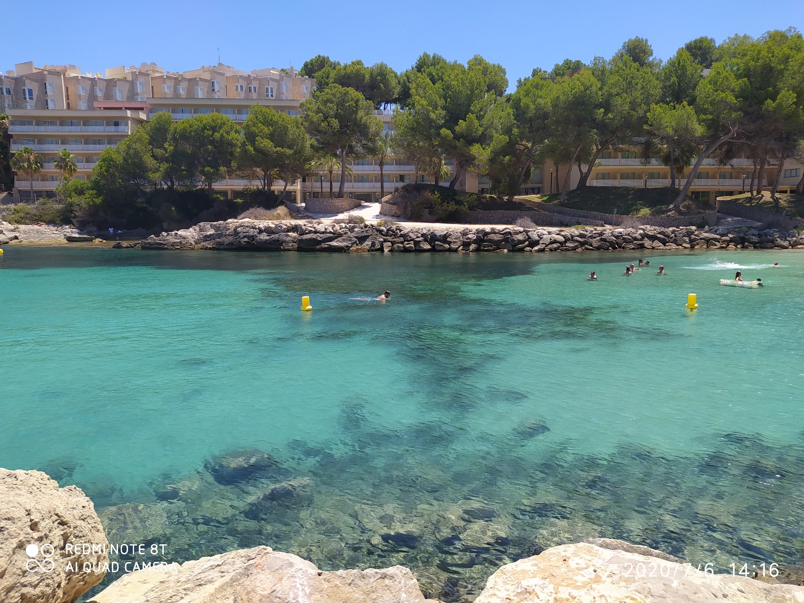 Fotografie cu Playa Cala Vinyes cu o suprafață de apa pură turcoaz