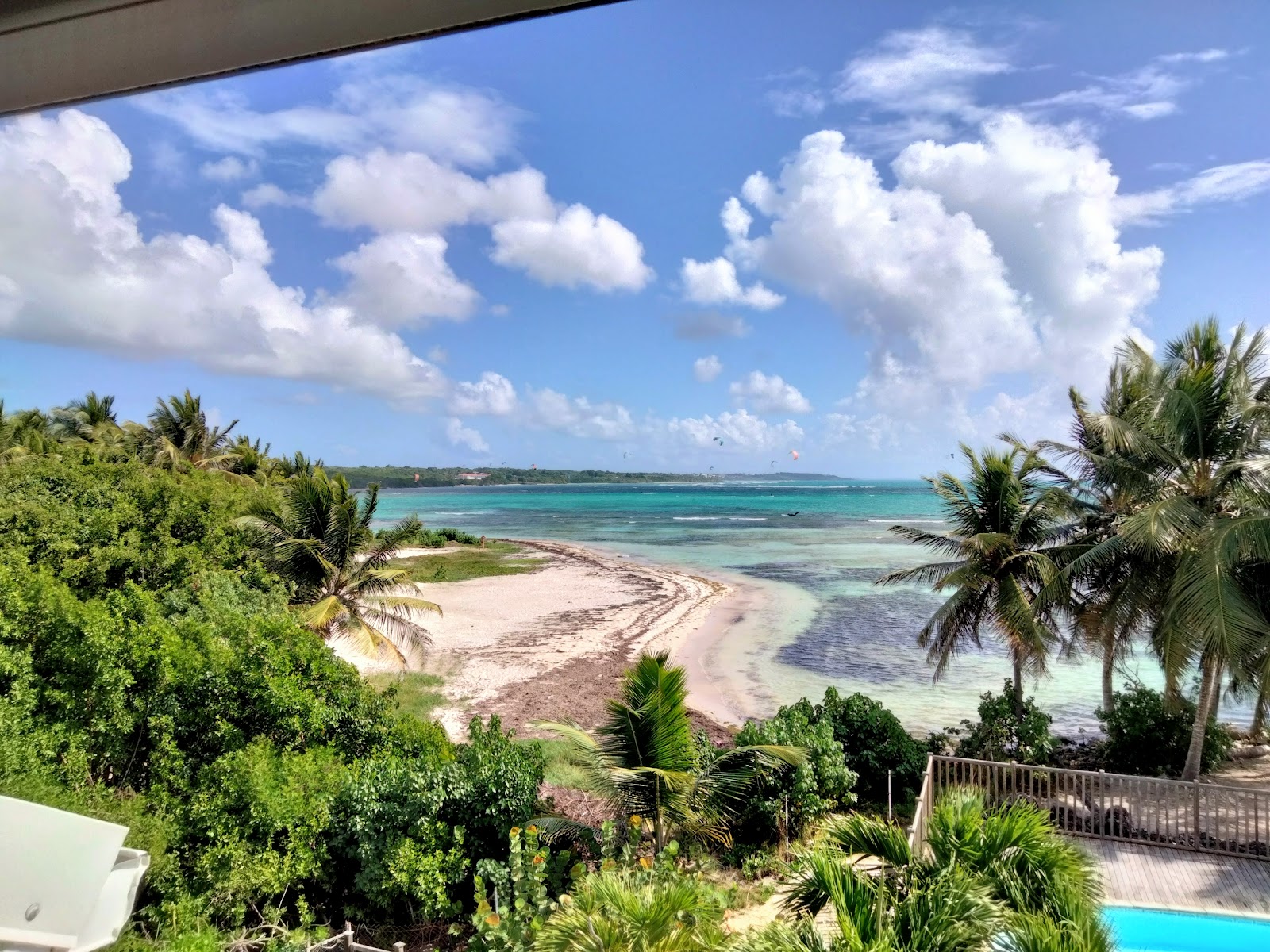 Foto von Anse du Belley Beach mit schmutzig Sauberkeitsgrad