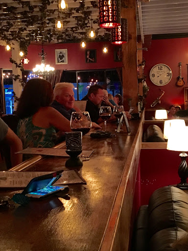 Wine Bar «Mouse Trap Cafe Wine and Cheese Bar, Full Bar», reviews and photos, 203 Broadway, Amityville, NY 11701, USA