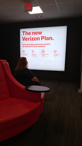 Cell Phone Store «Verizon», reviews and photos, 26200 Brookpark Rd, North Olmsted, OH 44070, USA