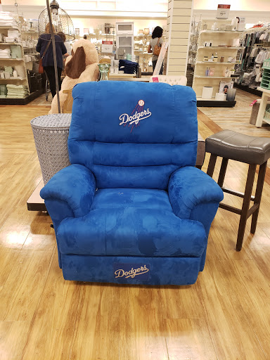 Department Store «HomeGoods», reviews and photos, 5530 Reseda Blvd, Tarzana, CA 91356, USA