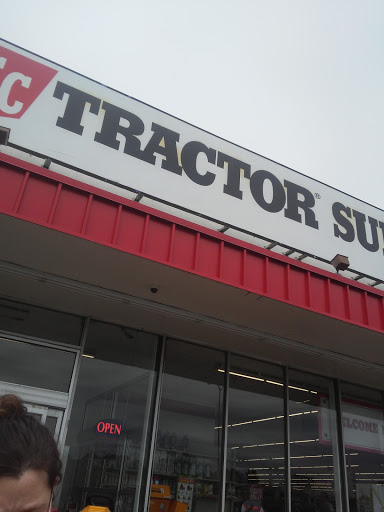 Home Improvement Store «Tractor Supply Co.», reviews and photos, 1212 N Queen St, Martinsburg, WV 25404, USA