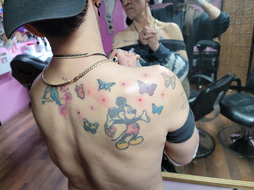 Tattoo Shop «Fess Graphics & Sons/ Pink Ink Tattoo Shop», reviews and photos, 4897 S Archer Ave, Chicago, IL 60632, USA