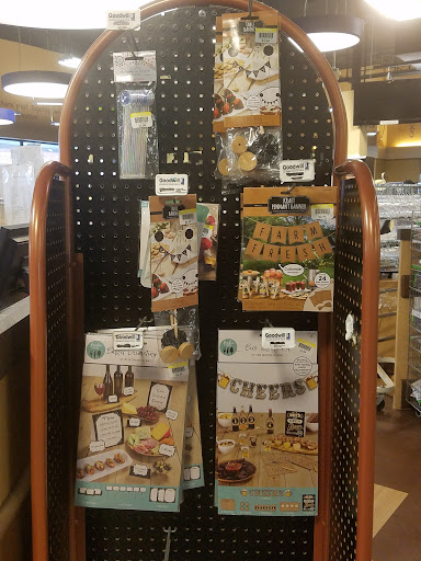 Thrift Store «Goodwill Dearborn Store», reviews and photos, 22451 Michigan Ave, Dearborn, MI 48124, USA