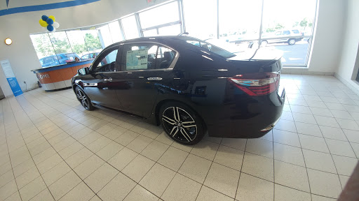 Used Car Dealer «Suburban Honda», reviews and photos, 25100 Haggerty Rd, Farmington Hills, MI 48335, USA