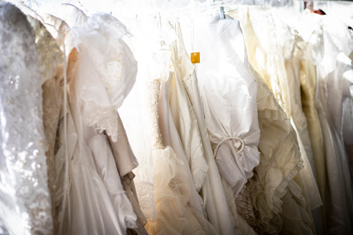 Thrift Store «Snowline Hospice Thrift Store Folsom», reviews and photos, 616 E Bidwell St, Folsom, CA 95630, USA