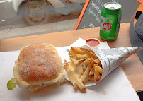 Plats et boissons du Restaurant de hamburgers Mangez et cassez-vous à Paris - n°1