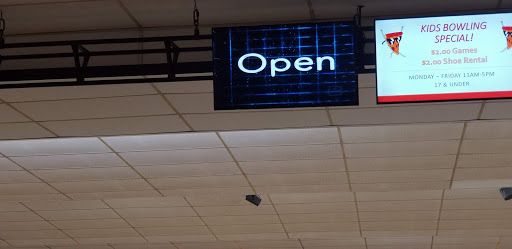 Bowling Alley «Kingpin Lanes & Brickhouse Pizza Company», reviews and photos, 12249 Natural Bridge Rd, Bridgeton, MO 63044, USA