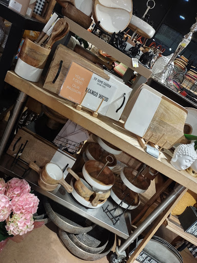 Grocery Store «Harmons Grocery», reviews and photos, 200 Station Pkwy, Farmington, UT 84025, USA