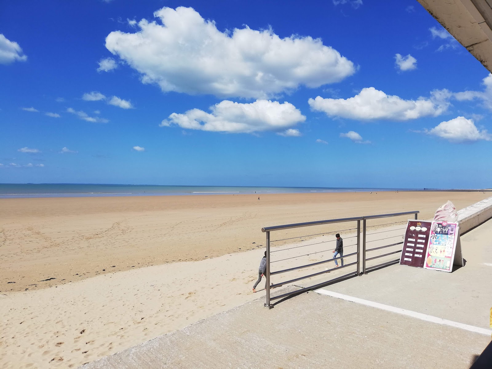 Zdjęcie Plage des Demoiselles z przestronna plaża