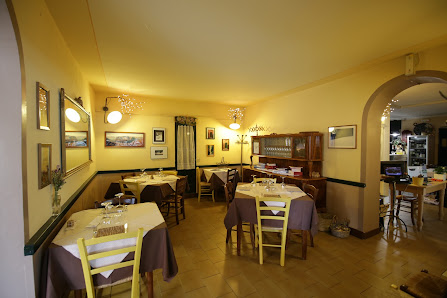 Trattoria Cacciatore Cucina del Lago d'Iseo e Valcamonica Via Molini, 28, 25058 Sulzano BS, Italia
