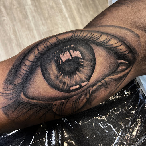 Tattoo Shop «Black Widow Tattoo Studio», reviews and photos, 6745 Watt Ave, North Highlands, CA 95660, USA