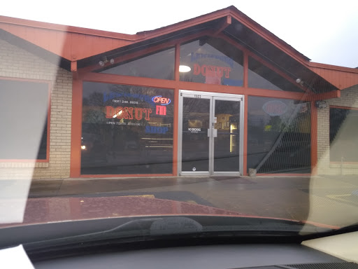 Donut Shop «Lewisburg Donut Shop», reviews and photos, 1523 Mooresville Hwy, Lewisburg, TN 37091, USA