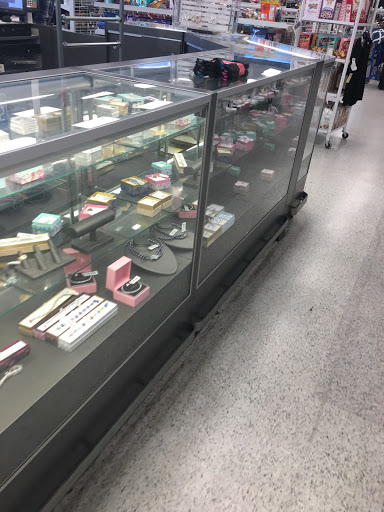 Clothing Store «Ross Dress for Less», reviews and photos, 7884 Van Nuys Blvd, Van Nuys, CA 91402, USA