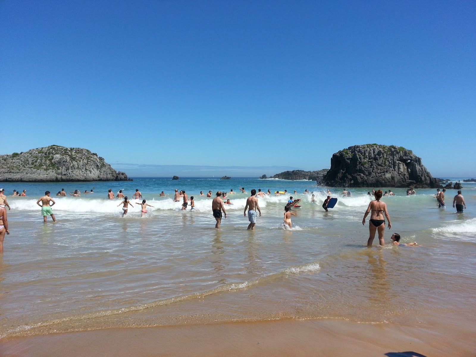 Playa de Quejo'in fotoğrafı ve yerleşim