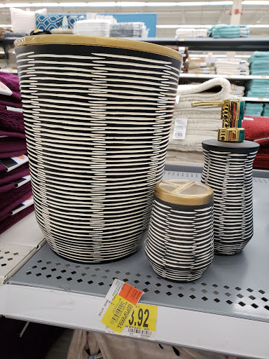 Shopping Mall «The Shops At Ledgewood Commons», reviews and photos, 461 NJ-10, Ledgewood, NJ 07852, USA